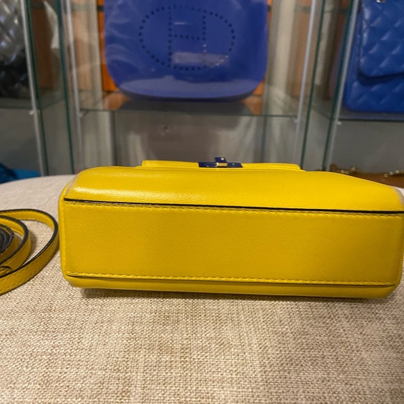 Micro peek a boo - Picture 5 of 13